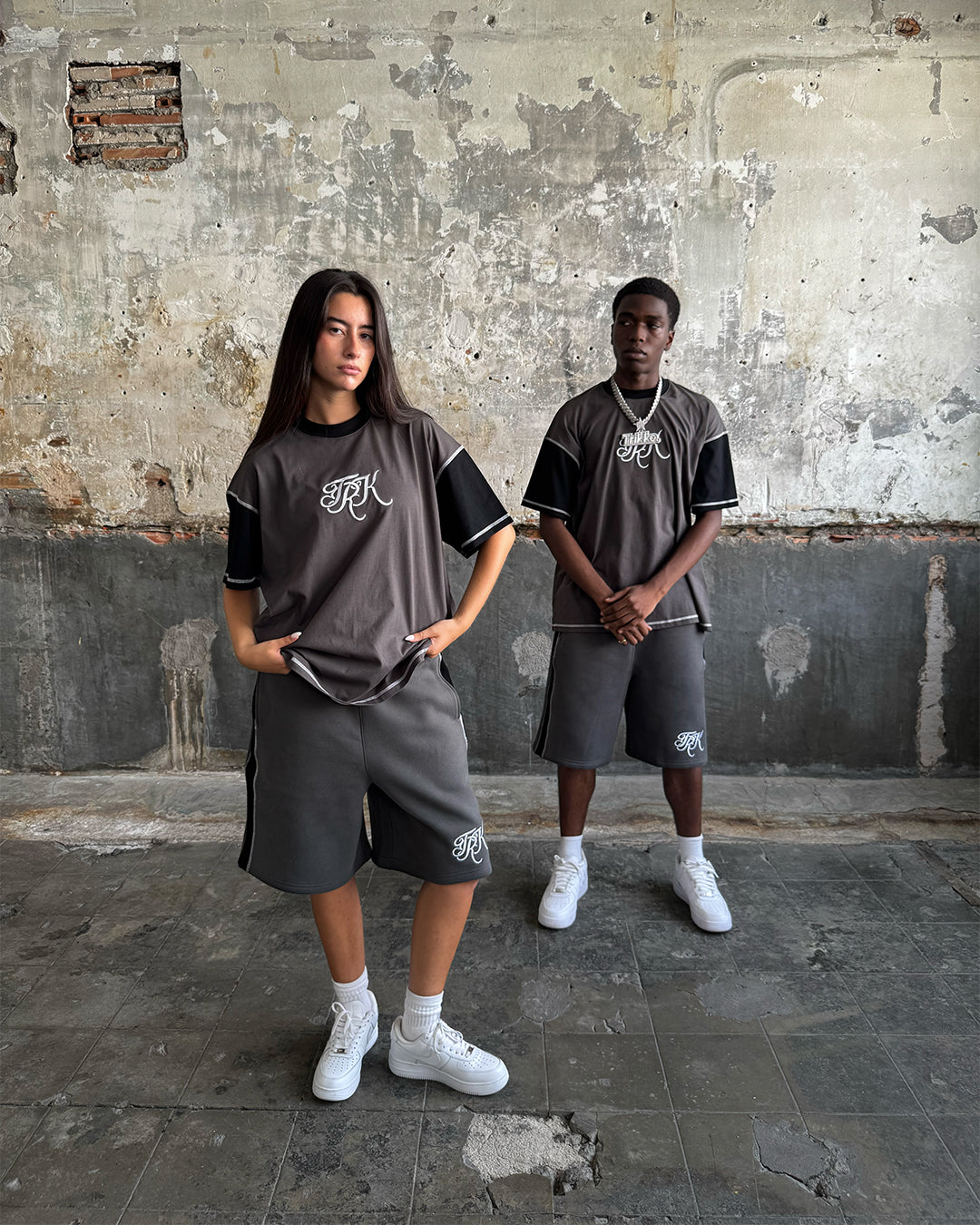 SCRIPT CONTRAST SHORTS